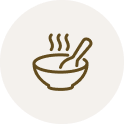 Repas complets : soupe, plat principal, dessert. Menu affiché toutes les 2 semaines.